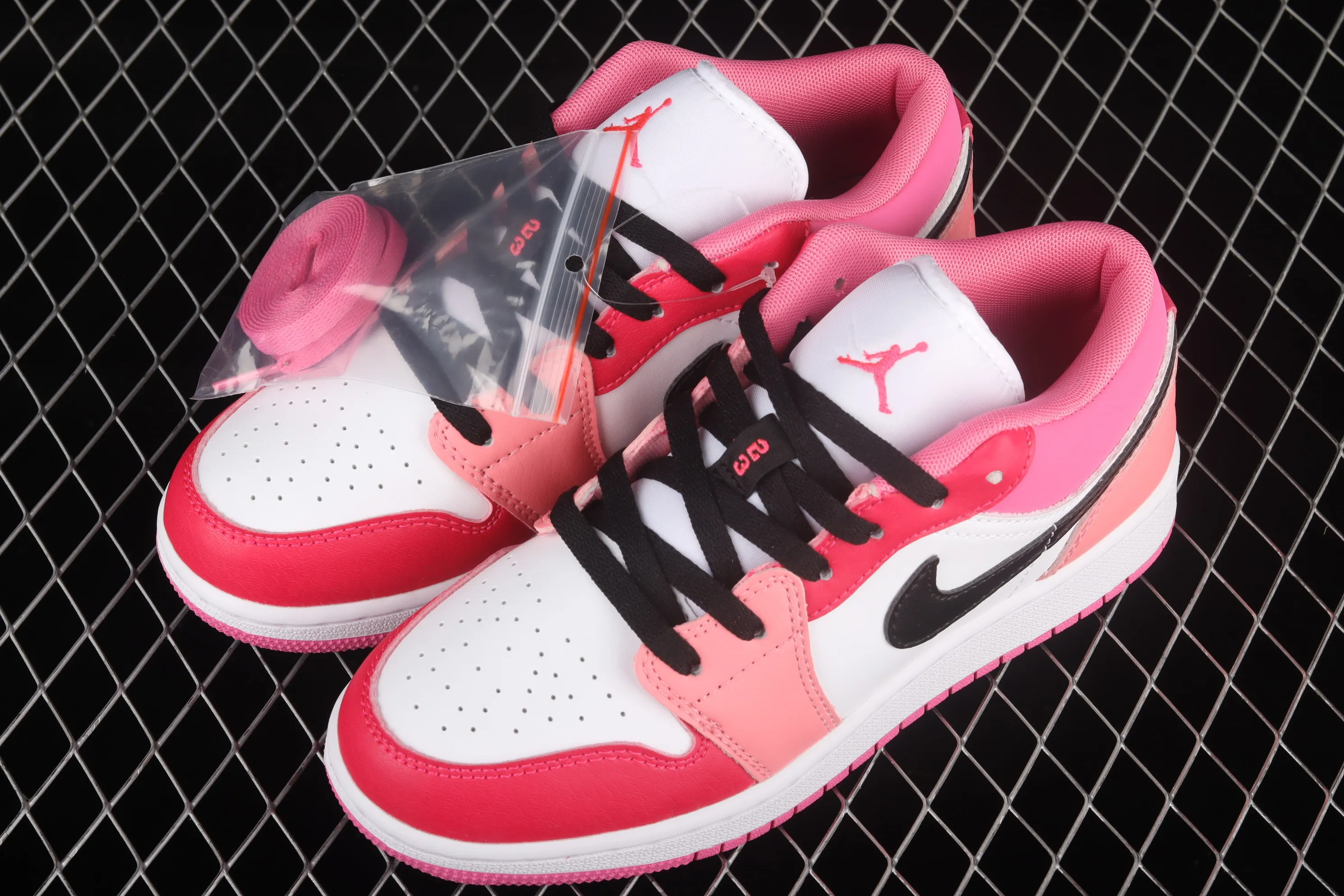 All categories Air Jordan Jordan series basketball shoes Air Jordan 1 Low Air Jordan 1 Low AJ1 Joe 1 white and pink low-top cultural basketball shoes 553560-162